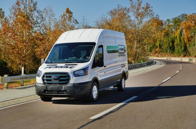 Penske orders 750 E-Transit vans from Ford