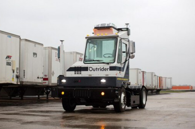 Outrider releases autonomy kit for electric terminal tractors