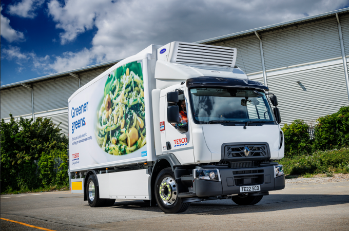 Renault Trucks delivers electric refrigerated truck to Tesco
