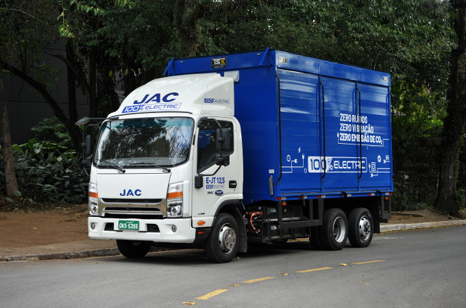 JAC adds seventh e-truck model at 12.5t gvw to portfolio in Brazil