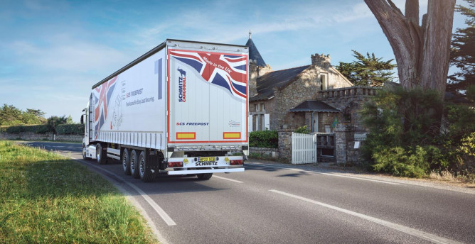 Schmitz Cargobull launches new curtainsider for UK and Ireland