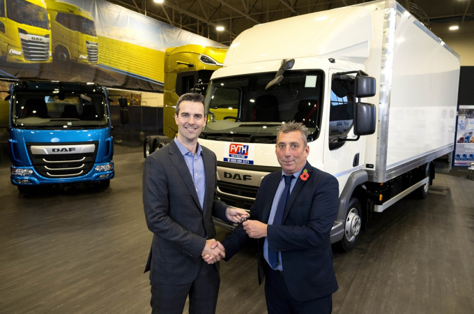 DAF delivers the first LF distribution truck with new PACCAR engine