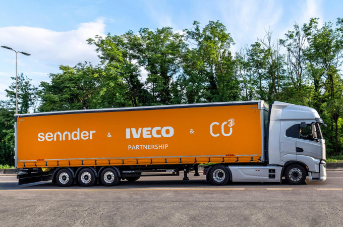 Iveco develops new tracking solution in partnership with sennder and CO3