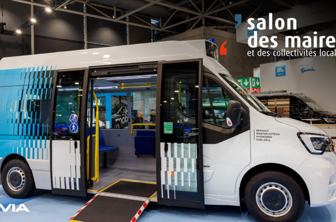 Hyvia unveils a hydrogen minibus bus at the Salon Des Maires