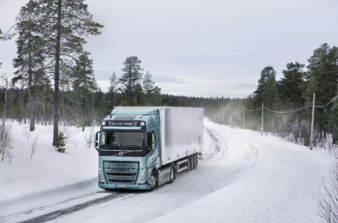 Volvo Trucks to develop new thermal management for batteries following testing of electric truck in northern Sweden
