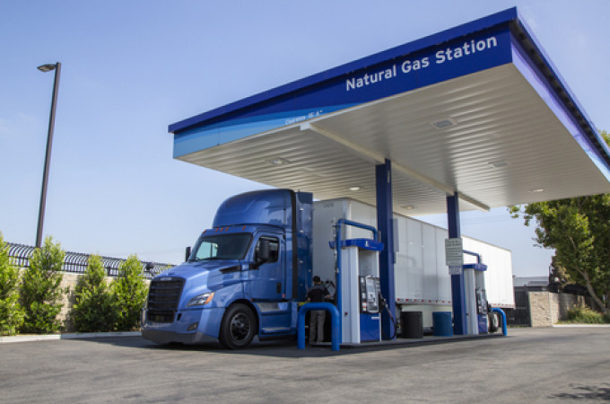 Daimler Truck North America integrates Allison transmissions in Freightliner Cascadia gas truck model