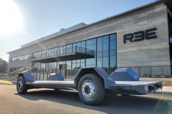 REE Automotive to begin customer trials of electric CV platform this year