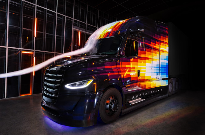 Daimler Truck North America unveils Freightliner SuperTruck II