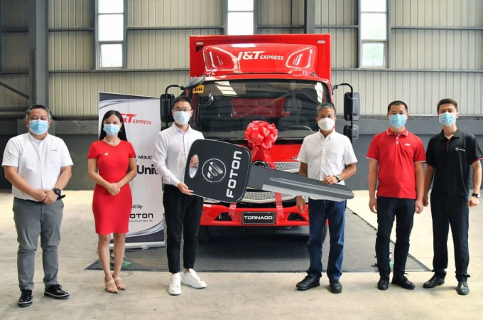 Foton Motor Philippines assembles and delivers 300 trucks to Philippine logistic company – J&T Express