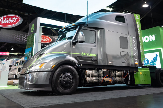 Hyliion unveils fuel-agnostic hybrid demonstrator truck at ACT Expo