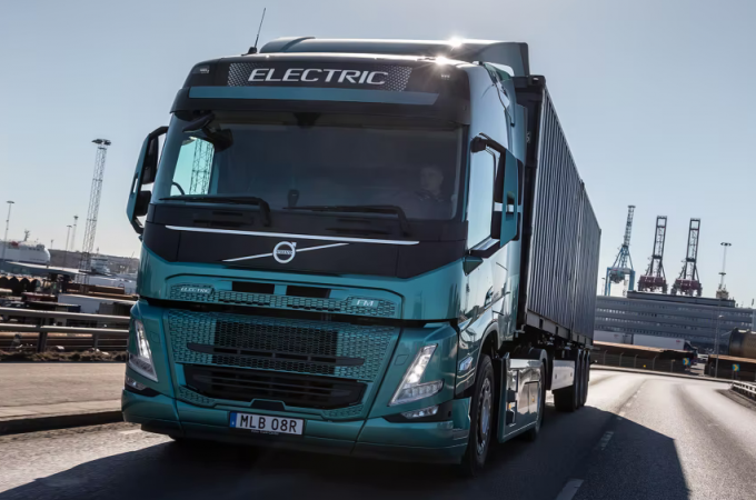 Volvo Trucks signs contract for 1,000 electric trucks with Holcim