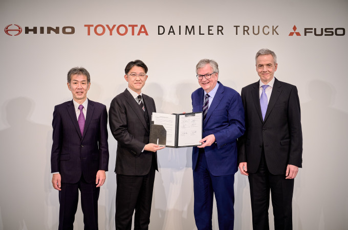 Daimler and Toyota to merge subsidiaries Fuso and Hino