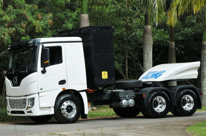XCMG launches its first 100% electric tractor truck in Brazil