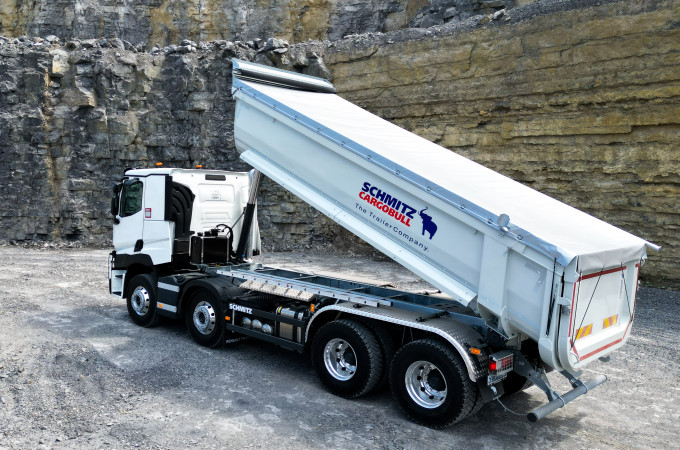 Schmitz Cargobull expanding product portfolio for UK market – including rigid tipper bodies and fridge trailer with e-axle generator