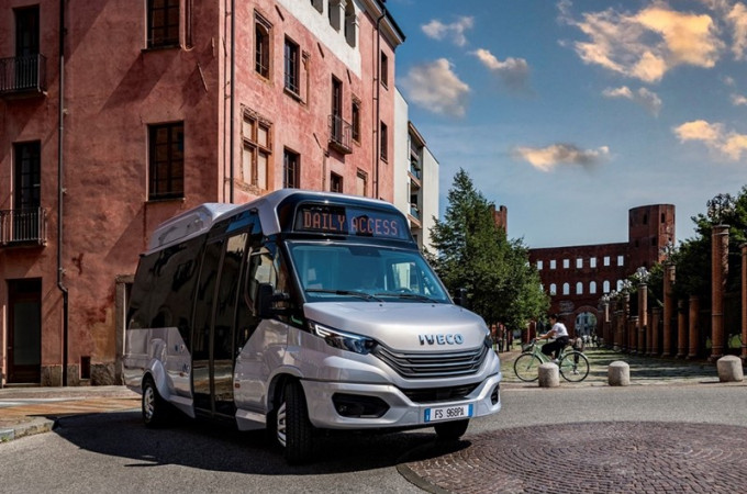 IVECO unveils new CNG minibus