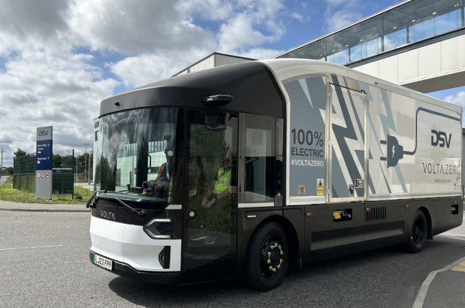 Volta Trucks kicks off Driving Experience Programme with DSV in the UK