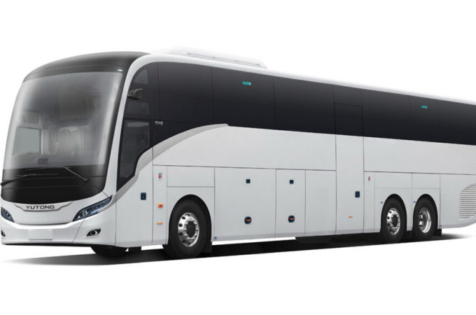 Yutong tri-axle battery electric coach to debut in UK early next year