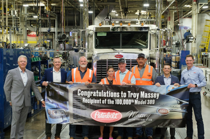 Peterbilt produces 100,000th Model 389 truck