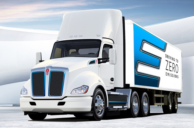 Kenworth showcases its first electric Class 8 truck