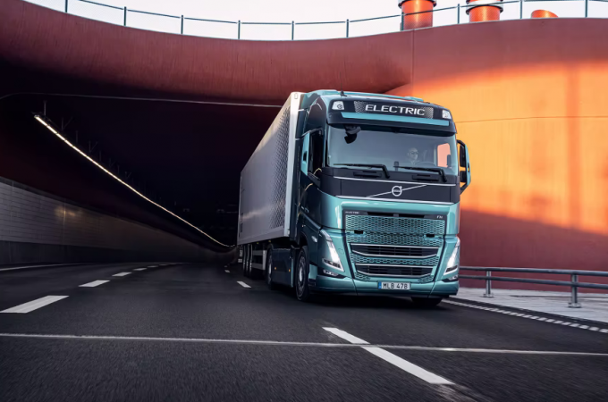 Volvo FH Electric wins International Truck of the Year 2024