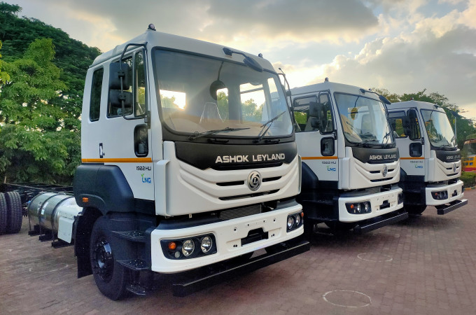 Ashok Leyland delivers India’s first LNG-powered 18.5t rigid haulage truck – AVTR 1922