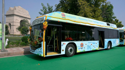 Tata Motors delivers its first Hydrogen Fuel Cell powered buses to Indian Oil
