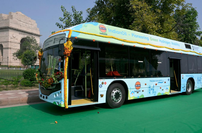 Tata Motors delivers its first Hydrogen Fuel Cell powered buses to Indian Oil