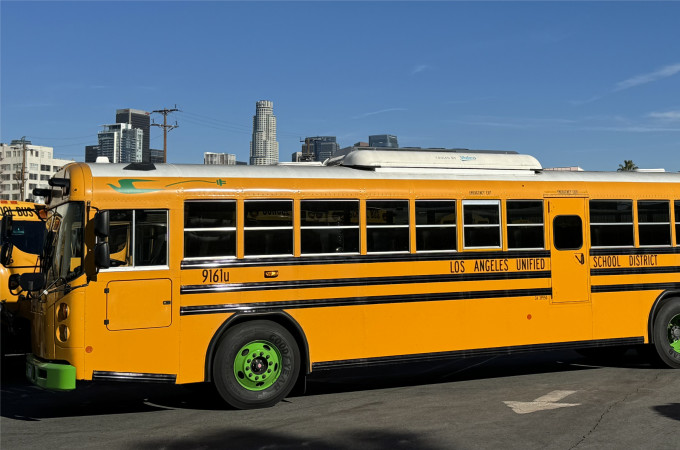 Blue Bird receives record order for 180 electric school buses