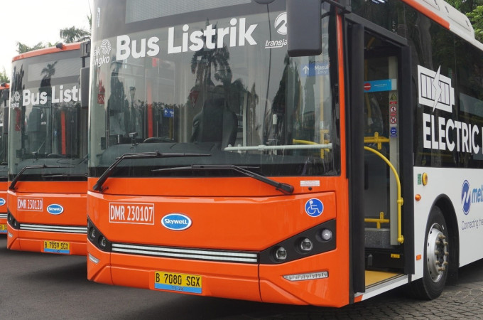 Indonesia begins switch to electric buses