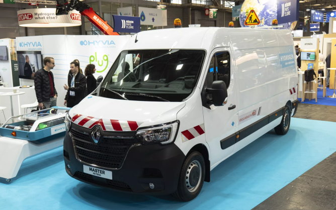 Hyvia presents final hydrogen van model at Hyvolution 2024, announces state subsidies