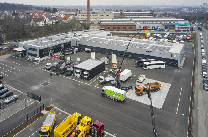 Daimler opens new driveline agnostic servicing and sales centre in Stuttgart