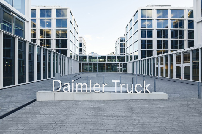 Record 2023 results for Daimler Truck