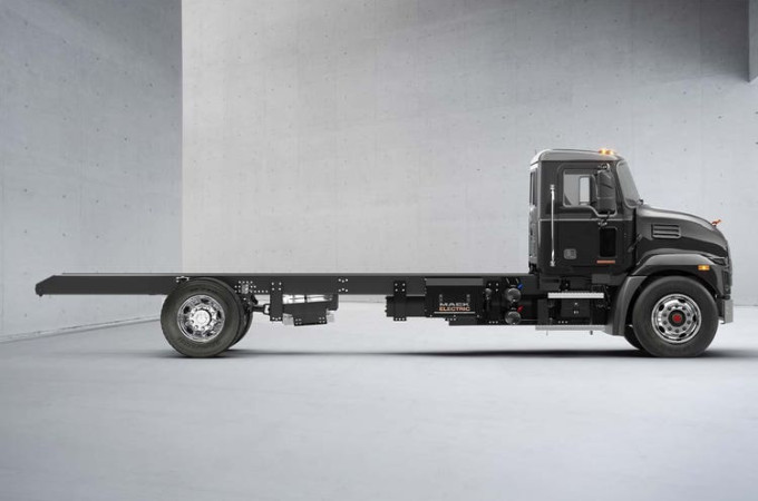 Mack begins pilot testing of medium-duty battery electric trucks