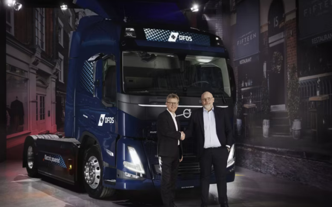 Volvo receives further order for 100 electric trucks from DFDS