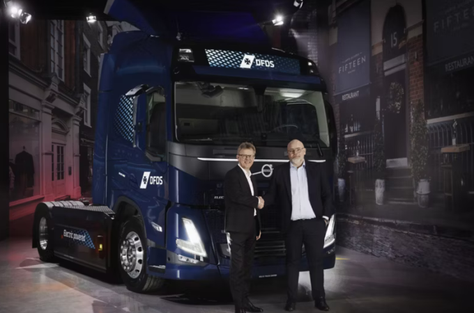 Volvo receives further order for 100 electric trucks from DFDS