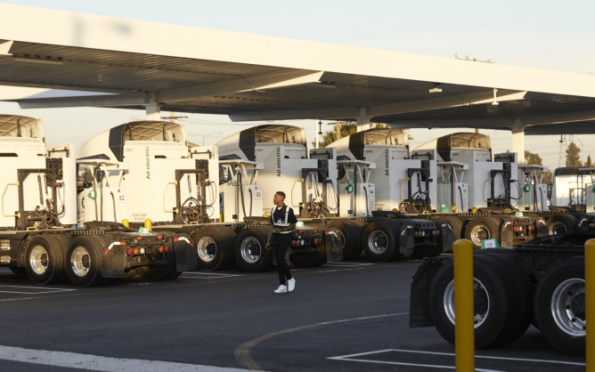 Einride opens its first HGV charging station in the USA