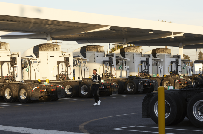 Einride opens its first HGV charging station in the USA