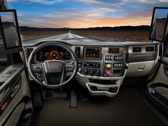 Peterbilt introduces new mirror-camera system in Model 579 and 567 trucks