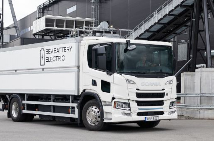 Scania to supply five battery-electric trucks to Falkenklev’s solar-powered charging hub in Malmö, Sweden