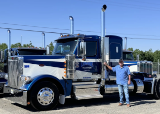 Peterbilt celebrates over 5,000 orders and 1,000th delivery of Model 589