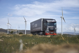 MAN electric long-distance truck (eTGX) makes UK debut at RTX