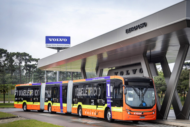 Volvo starts validation program for 100% electric bi-articulated buses in Latin America