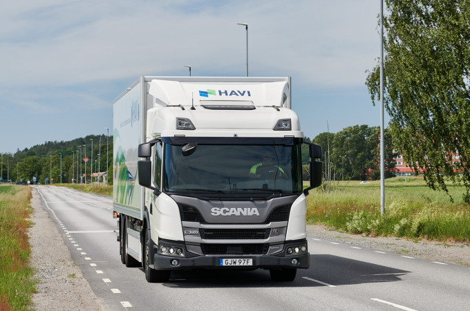 Scania delivers plug-in hybrid truck for operations and research in Sweden