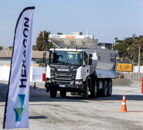 Scania, Fidens and Hexagon present the first remote 8x4 60t gvw mining truck in Brazil