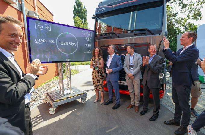 MAN successfully demonstrates megawatt charging on eTruck