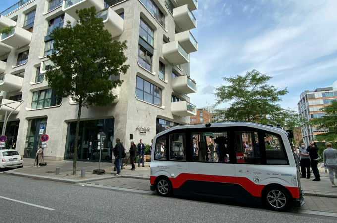 Pilot testing of autonomous shuttle begins in Hamburg