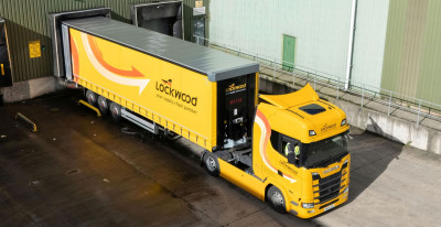 Schmitz UK delivers 50 curtainsiders to Lockwood Group