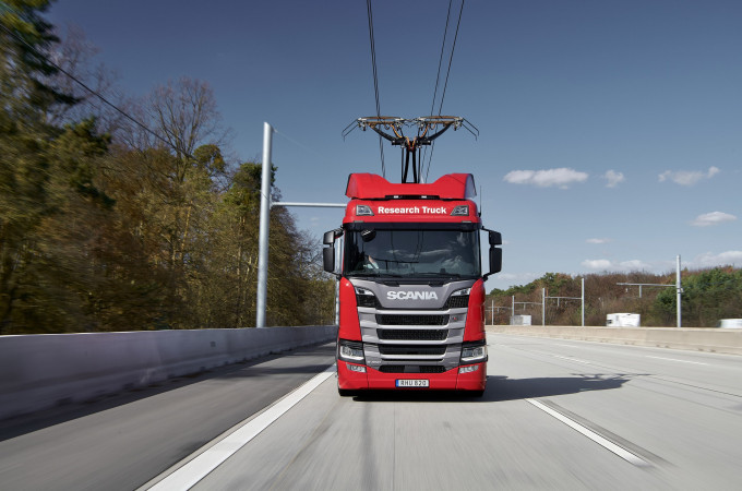 Scania to trial electrification of UK road freight using overhead cables