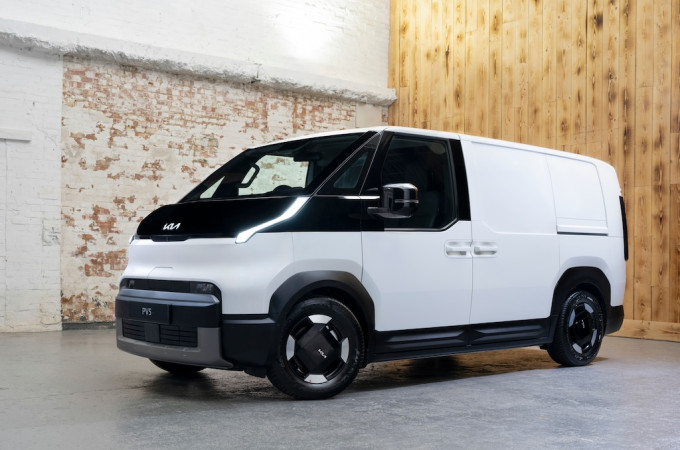 Kia PV5 van makes UK debut at CV Show