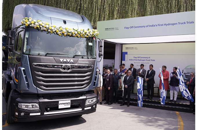 India launches heavy-duty hydrogen truck and coach trials